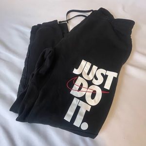 Nike: HTF Men’s Nike Joggers with Logo down the leg (NWT) Size: XL